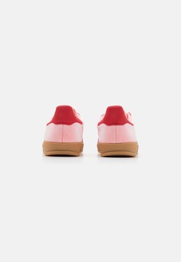 Кроссовки GAZELLE INDOOR Adidas, розовый ad111a2qb-j11 | court green/glow pink