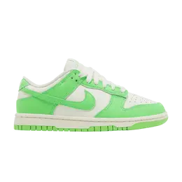 Кроссовки Nike Wmns Dunk Low 'Green Strike', зеленый hv0842 133 | green strike/sail