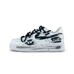 Nike Кроссовки Air Force 1 Love Graffiti с низким верхом, устойчивые к истиранию, для скейтбординга, унисекс, черные, белые cw2288-111（team1249-爱意涂鸦） | black white