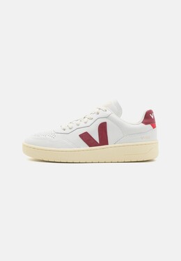 Кроссовки на шнуровке V-90 Veja, белый vj212o05x-a18 | extra white/marsala