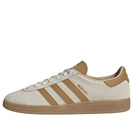 Кроссовки мюнхен Adidas, белый gy7399 | cream white / mesa / gum