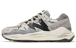 Низкие беговые кроссовки Unisex серо-белые New Balance с амортизацией и противоскользящей подошвой, светло-серые m5740ta(team177-沙丘漫步) | light gray