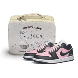 Jordan Кроссовки Air 1 Dreamy Pink Kitty Adventure Box противоскользящие низкие винтажные баскетбольные для женщин черно-розовые, цвет Black Pink dc0774-101(team1093-幻粉酷行box） | black pink