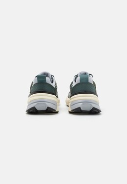 Кроссовки на шнуровке V2K RUN Nike, зеленый ni112o10b-m11 | vintage green/mineral spruce/wolf grey/coconut milk/black