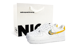 Кроссовки Nike Air Force 1 Abrasion Resistant Low Top для скейтбординга унисекс бело-золотые, в подарочной упаковке, цвет White Gold, Shopping Bag cw2288-111（team1110-日照金山s-box） | white gold, shopping bag