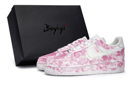 Nike Air Force 1 противоскользящие износостойкие низкие скейтерские кроссовки унисекс белые с розовым сердцем, цвет White Pink cw2288-111(team80男女天晕流光偷心sbox) | white pink