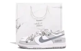 Nike Данк Коверидж нескользящие и устойчивые к истиранию лоу-топ скейтборд кроссовки унисекс белый серый - белый, цвет White hf5441-105(team拾伍-男女款灰白一五sbox） | white