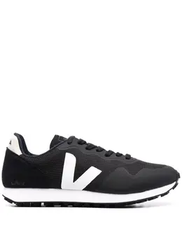 Veja logo-patch low-top sneakers 17928680