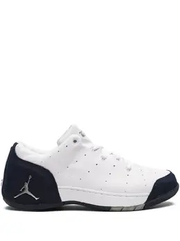 Jordan Jordan Carmelo 1.5 Low "White/Metallic Silver/Obsidian" sneakers 19921616