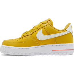 Кроссовки Nike Wmns Air Force 1 07 SE, желтый dq7582 700 | yellow