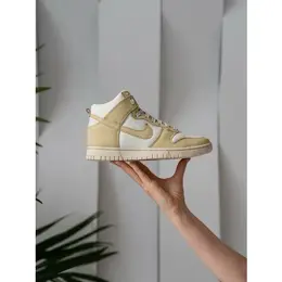 Кроссовки Nike Dunk High LX, размер 8 US (38 RU), бежевый/белый 102083068456