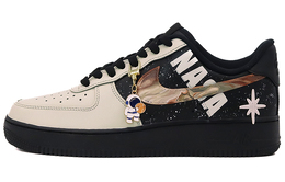 Nike Кроссовки Air Force 1 1'07 Air Force 1 Sci-Fi Collection с низким верхом, противоскользящие, износостойкие, мужские, цвет черный, бежевый cw2288-001(team52-遨游木星男女同款) | black