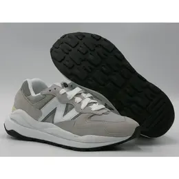 Кроссовки New Balance 57/40, полнота D, размер 9 US, grey/white 102664779202