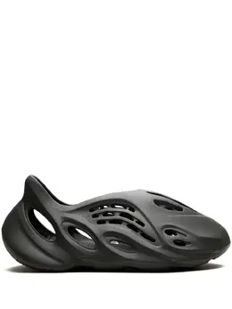 Adidas Yeezy Foam Runner "Carbon" sandals 21275521
