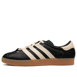 Кроссовки Adidas x Foot Industry 'Black Cream White', черный id3517 | core black/cream white/gum