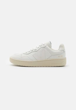 Низкие кроссовки V-90 Veja, цвет extra white vj211a074-a11 | extra white