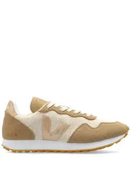 Veja logo-patch lace-up sneakers 24305606