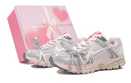 Кроссовки Nike Air Zoom Vomero 5 для женщин fn3695-001(team27-芭蕾少女s-box)