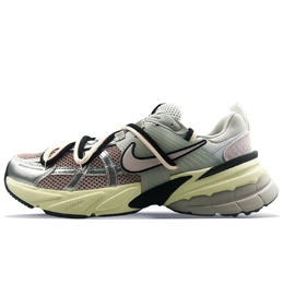 Кроссовки для бега V2K Run женские с низким верхом розового цвета Nike fd0736-100(team40-女热巧克力) | light gray