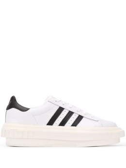 Кроссовки Originals на платформе Adidas, белый fy7730 | белый