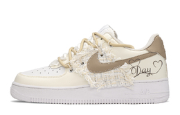 Кроссовки Nike Air Force 1 Skateboarding Shoes Women's Low-top Brown/beige, коричневый dh2920-111(teama-素米爱心) | beige/brown
