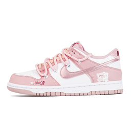 Кроссовки Nike Dunk Lifestyle Shoes Women's Low-top White, розовый do6485-600(team-p粉抱抱熊) | pink