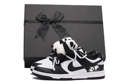Кроссовки Nike Dunk Skateboard Shoes Women's Low-Top White cw1590-100(team拾伍-女款黑白八sbox)