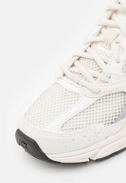 Кроссовки 530 UNISEX New Balance, кремовый ne215o0d4-a11 | sea salt/raincloud/silver metallic
