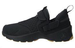Кроссовки Jordan Trunner Lx Black/Anthracite-Gum Yellow, черный 897992-021 | black