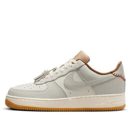 Кроссовки air force 1 '07 'tassels' Nike, белый hf5697-001 | light bone/sail/light british tan/light bone