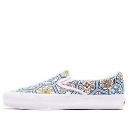 Кроссовки kith x classic slip-on 'blue moroccan pattern' Vans, белый vn0a45jk2cm | white/blue