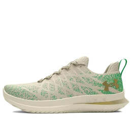 Кроссовки flow velociti 3 'etched in stone' Under Armour, белый 3027327-100 | ivory dune/court green/metallic gold