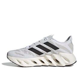 Кроссовки switch fwd 'white black' Adidas, мультиколор id1781 | ftwwht/cblack/halsil