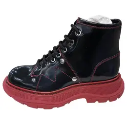 Кроссовки studded polished leather ankle boots 'black' Alexander McQueen, черный 595469whqsg1169 | black/red