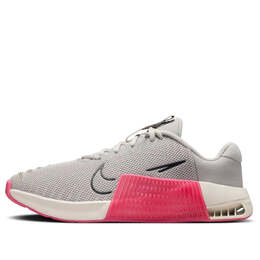 Кроссовки metcon 9 'light iron ore aster pink' Nike, мультиколор dz2537-004 | light iron ore/light orewood brown/khaki/aster pink