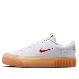 Кроссовки court legacy lift 'white gum university red' Nike, белый fv5526-103 | white/gum yellow/sail/university red