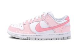 Кастомизированные кроссовки Nike Dunk Skateboard Shoes Women's Low-Top, розовый/белый dd1503-103(team86-草莓小熊) | pink/white