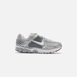 Кроссовки Nike Zoom Vomero 5, цвет Met Wolf Grey/White/Metallic Silver nkfj4151-003 | met wolf grey/white/metallic silver