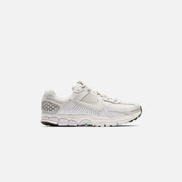 Кроссовки Nike Zoom Vomero 5 SP, цвет Vast Grey/Black/Sail nkbv1358-001 | vast grey/black/sail