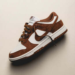 Кроссовки wmns dunk low premium Nike, белый hj7673 001 | phantom / red sepia / sail / white