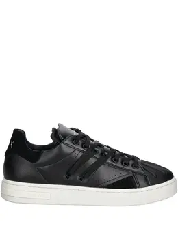 Armani Exchange panelled low-top sneakers 29510506