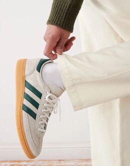 Кроссовки Handball Spezial кремового и зеленого цвета Adidas 138322562 | cream