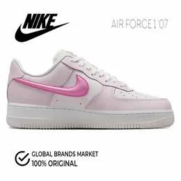 Кроссовки Nike Air Force 1 '07, полнота D, размер 37.5 EU, розовый/белый 103797549345
