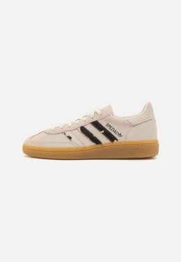 Кроссовки HANDBALL SPEZIAL UNISEX Adidas, молочный ad111a2ra-a11 | off white/core black