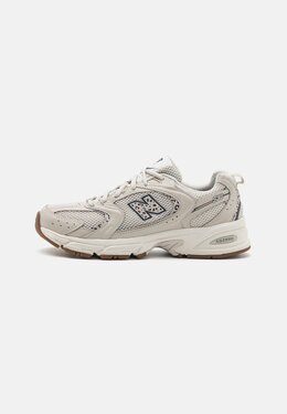 Низкие кеды MR530 UNISEX New Balance, слоновая кость ne211a0t2-a11 | white/silver