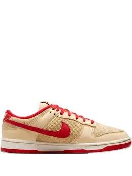 Nike Dunk Low "Strawbeyy Waffle" sneakers 24591471