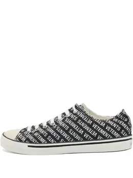 Vetements logo-print canvas sneakers 30342275