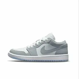 Кроссовки Nike Air Jordan 1 Low, полнота D, размер EU 40, серый, белый 4548303016