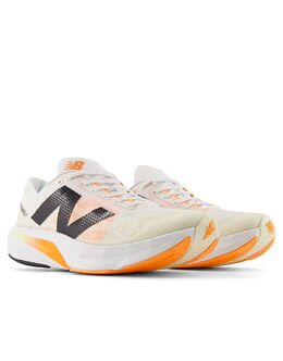 Кроссовки New Balance Fuelcell Rebel v4 белого цвета 147675876 | white