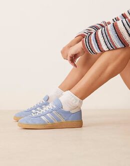 Кроссовки Adidas Handball Spezial с синей и белой строчкой и резиновой подошвой 141934154 | mid blue